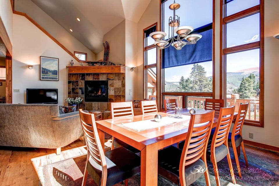 Four OClock Chalet by Ski Country Resorts House in Breckenridge