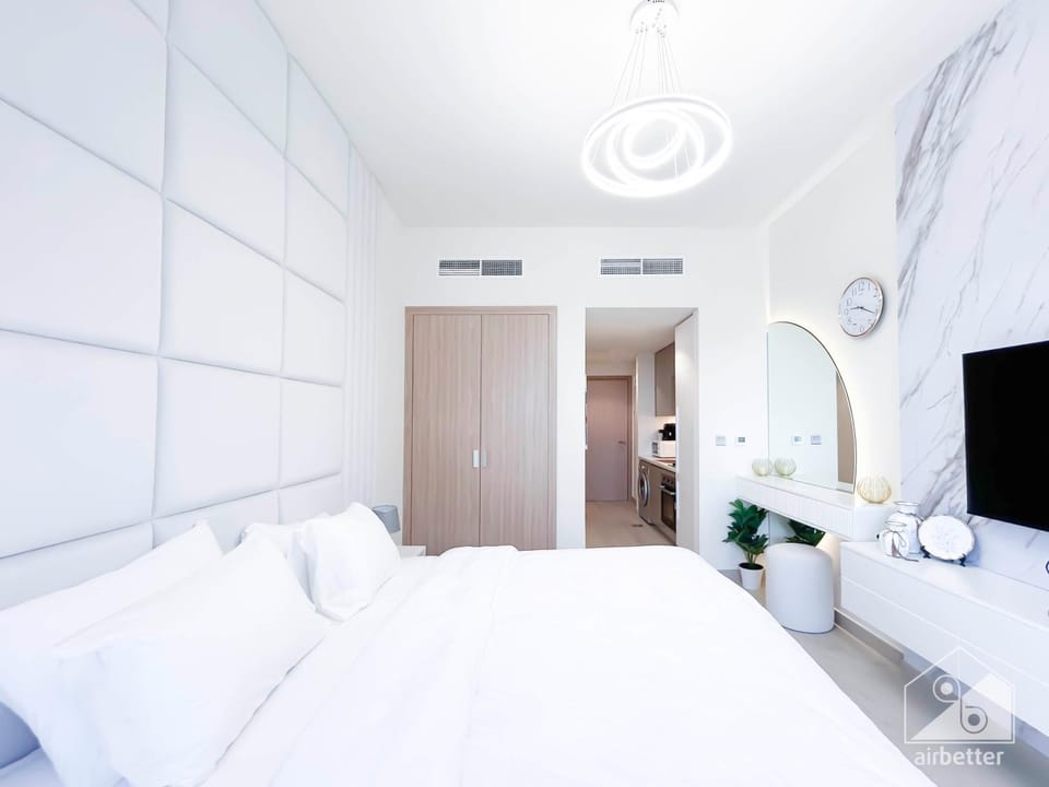 Luxury Living in Azizi Riviera l Cozy Balcony Apartment in Dubai
