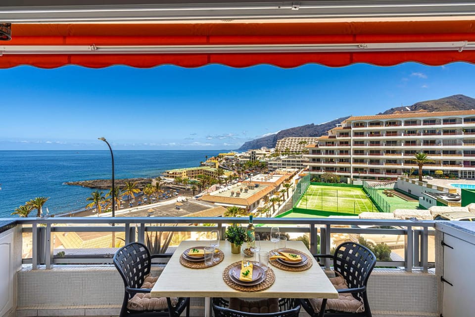 Nearby landmark, Natural landscape, View (from property/room), Balcony/Terrace, Balcony/Terrace, Beach, Mountain view, Sea view