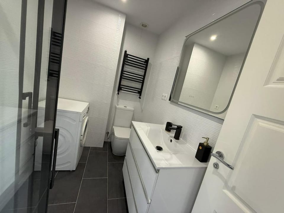 Monthly Rental 1 Bedroom Apartment and Temporary LHO123HAP Apartment in Madrid