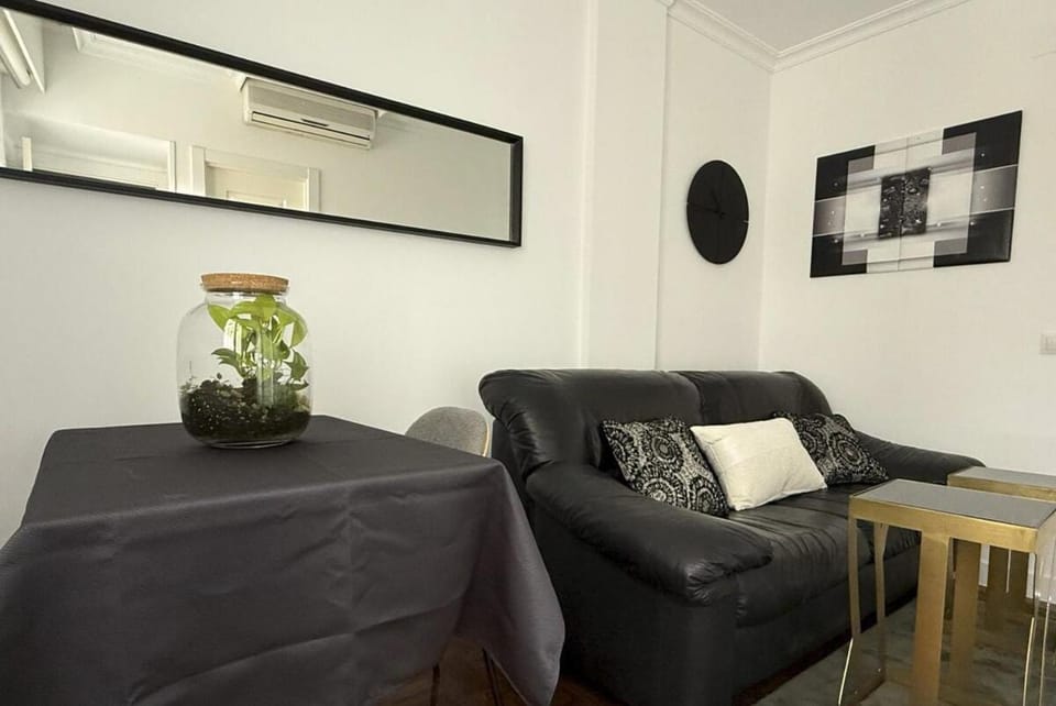 Monthly Rental 1 Bedroom Apartment and Temporary LHO123HAP Apartment in Madrid