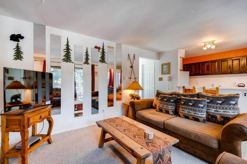 Inner Circle 4 by Ski Country Resorts Apartment in Breckenridge