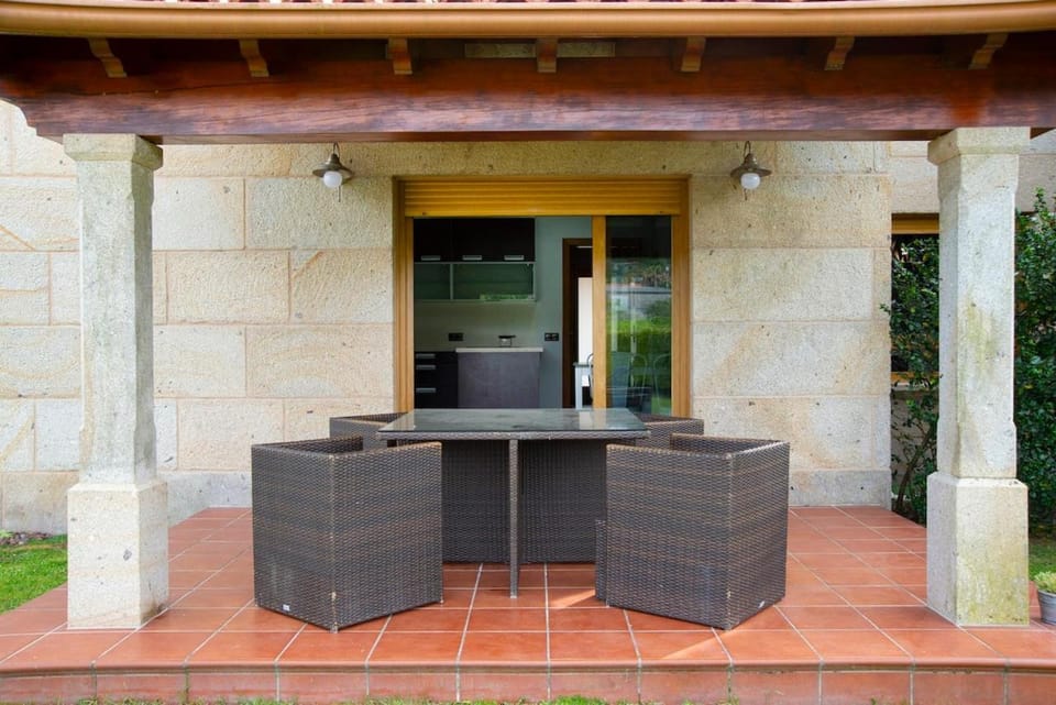 Patio, Dining area
