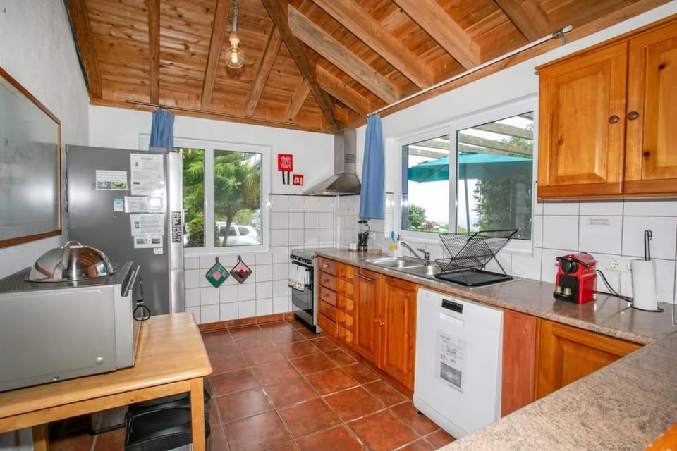 GuestReady - Vivenda Mar e Monte Country House in Azores District