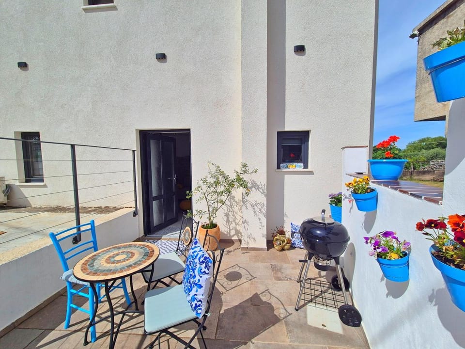 Day, Balcony/Terrace, Seating area