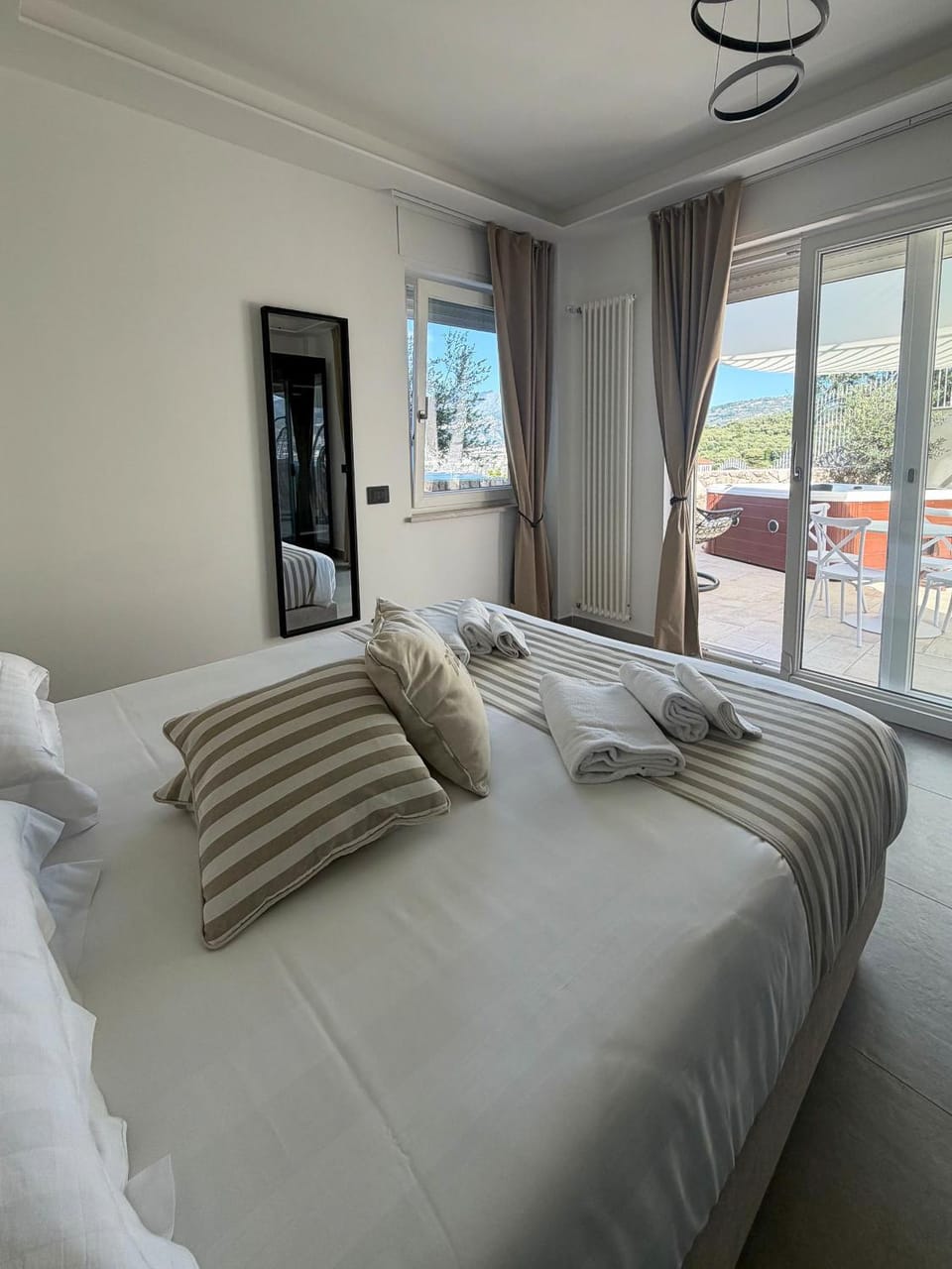 Bed, Photo of the whole room, Bedroom, towels