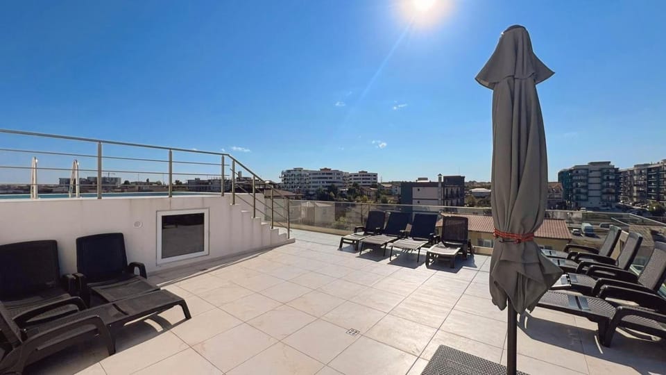 Balcony/Terrace, Swimming pool