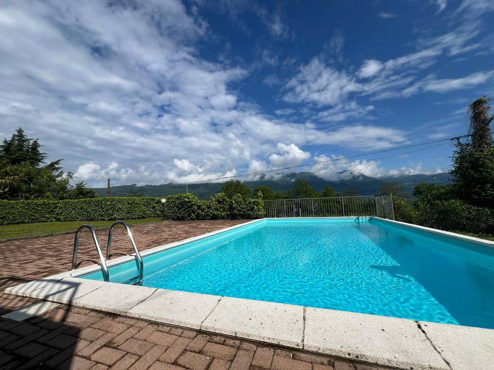 Mountain view, Swimming pool