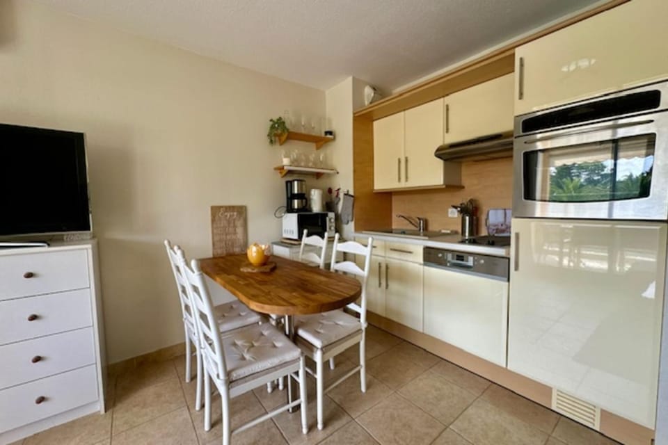 Renovated apartment with balcony Apartment in Mandelieu-La Napoule
