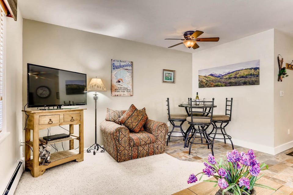 Wildwood Suites 206 by Ski Country Resorts Apartment in Breckenridge