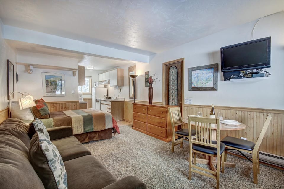 Park Meadows 3B by Ski Country Resorts Apartment in Breckenridge