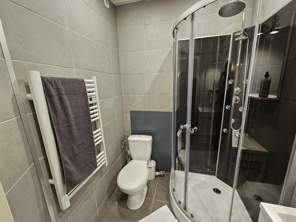 Toilet, Bathroom