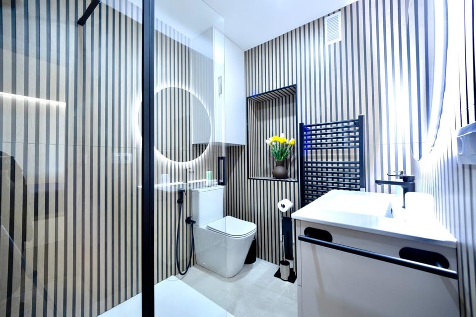 Shower, Bathroom, towels