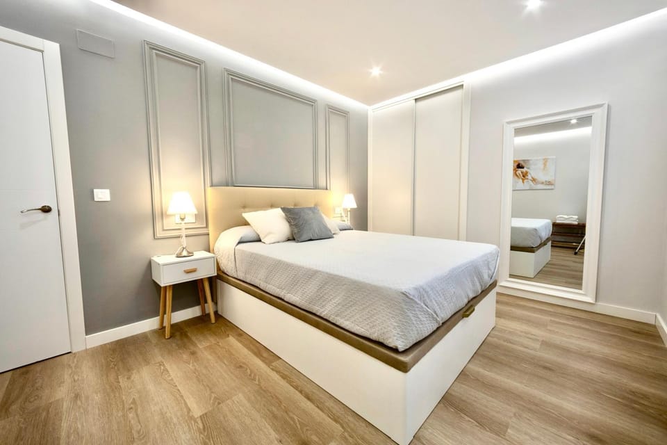 Bed, Photo of the whole room, Bedroom, towels, wardrobe