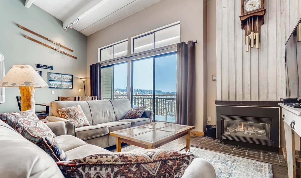 Trails End P5 by Ski Country Resorts Apartment in Breckenridge