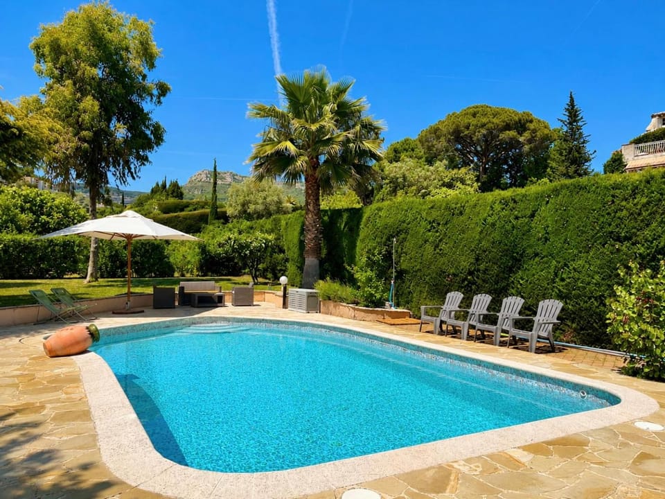 Natural landscape, Garden, Garden view, Pool view, Swimming pool, Swimming pool, sunbed