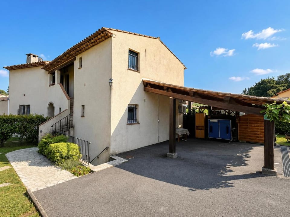 Property building, Garden, Table tennis, Parking