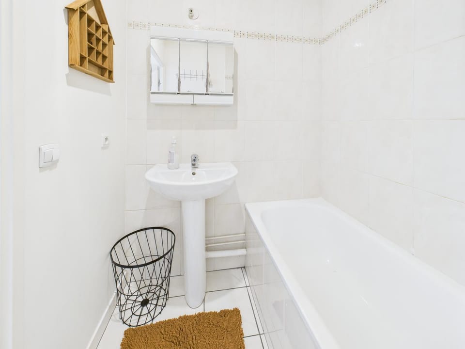 Bathroom, Bath