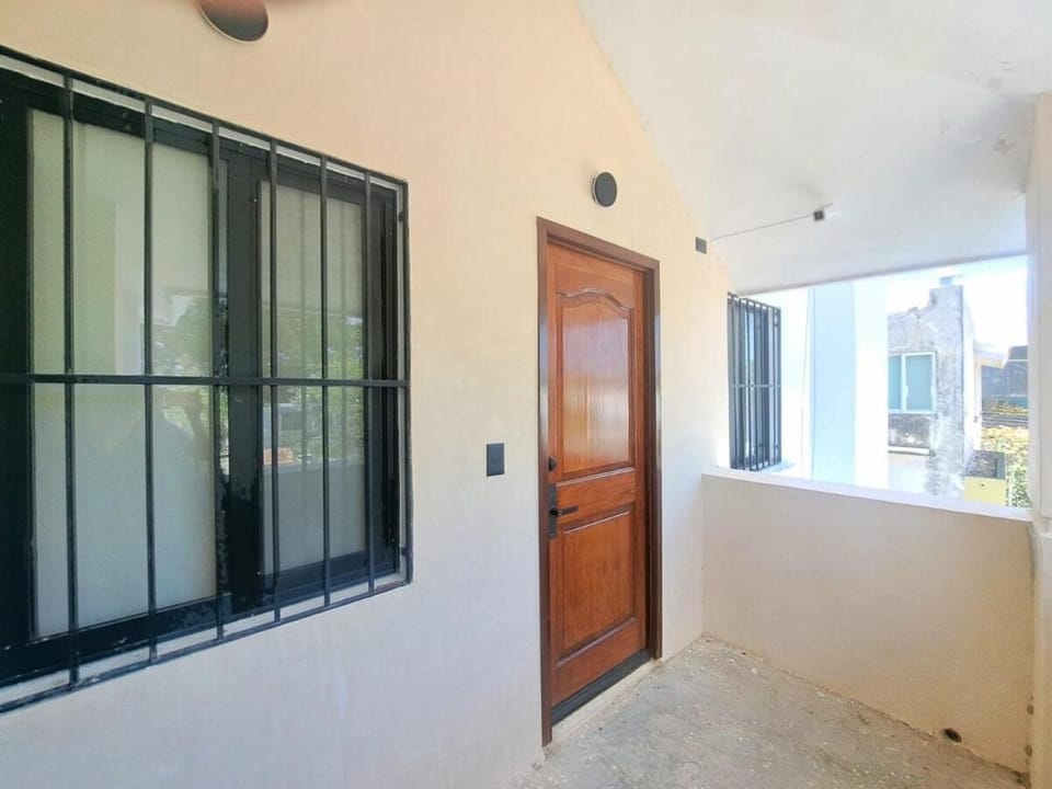 Facade/entrance, Balcony/Terrace
