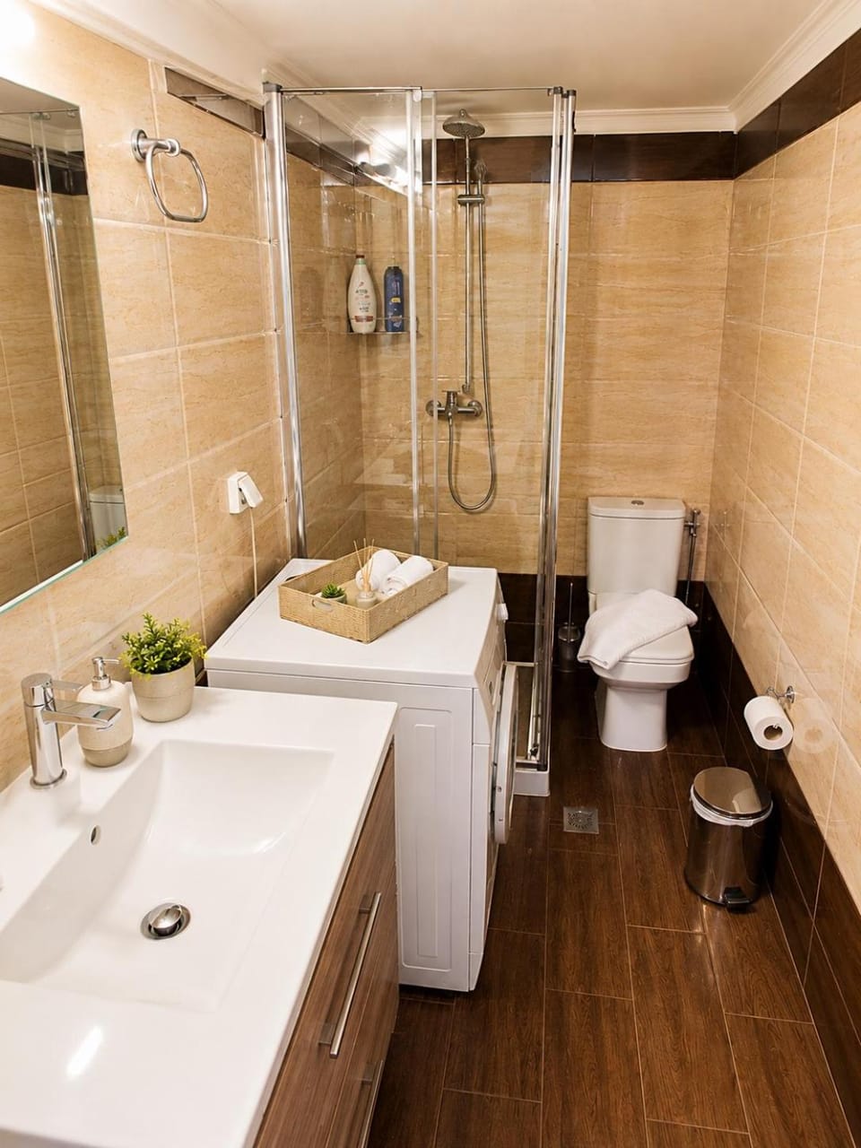 Shower, Toilet, bidet, towels