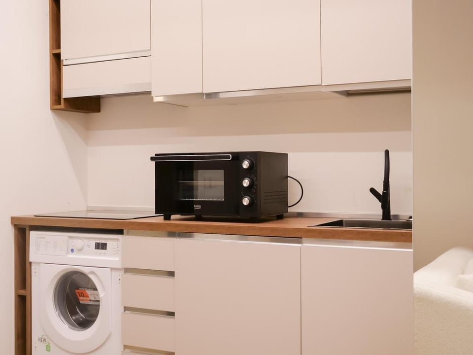 Coffee/tea facilities, stove, washing machine