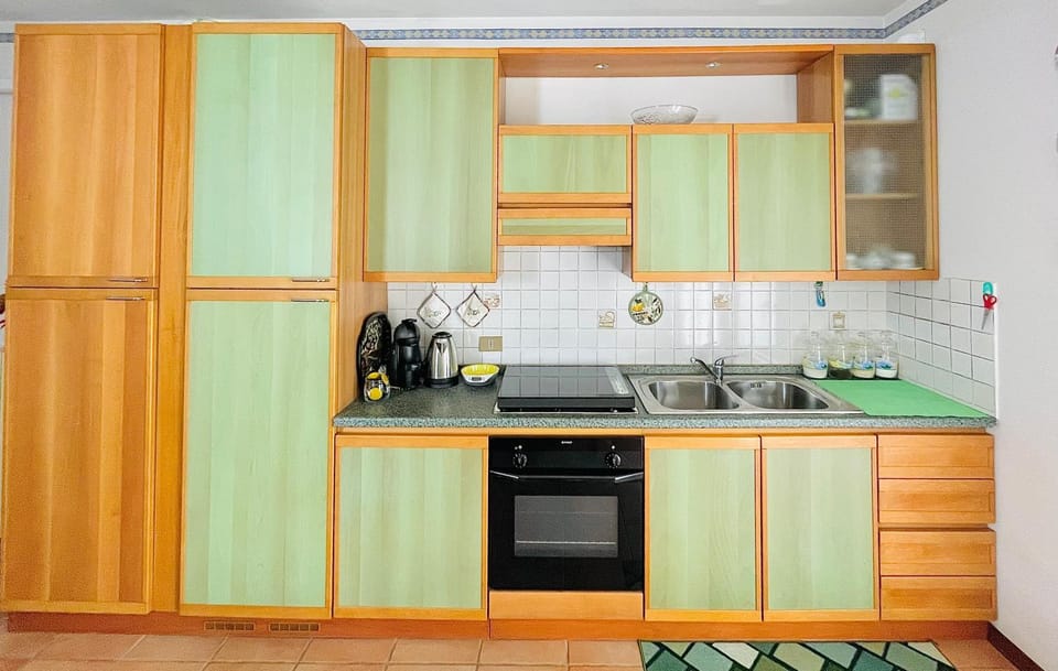 Kitchen or kitchenette, oven, stove