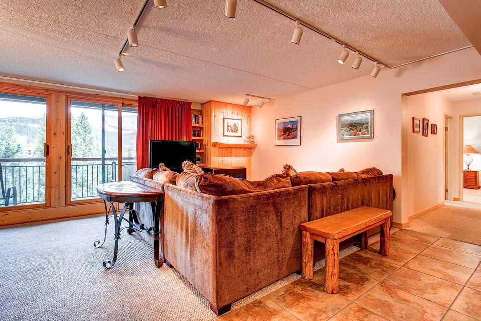 Trails End 504 by Ski Country Resorts Apartment in Breckenridge