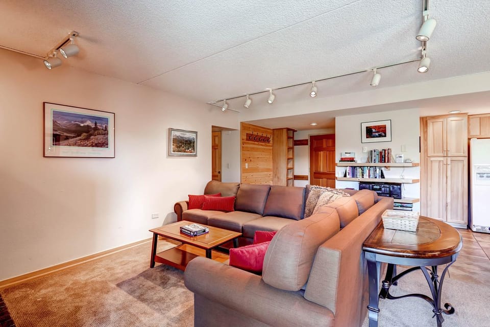 Trails End 504 by Ski Country Resorts Apartment in Breckenridge