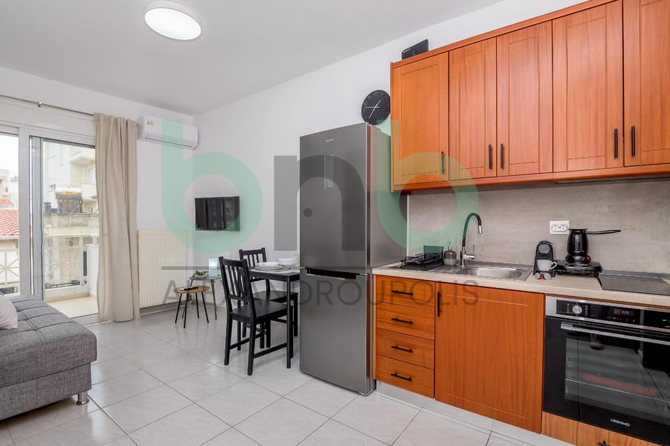 Kitchen or kitchenette, Photo of the whole room, Seating area