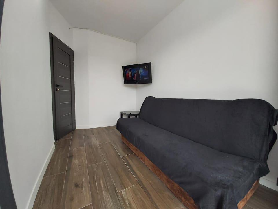 Bed, TV and multimedia, Photo of the whole room