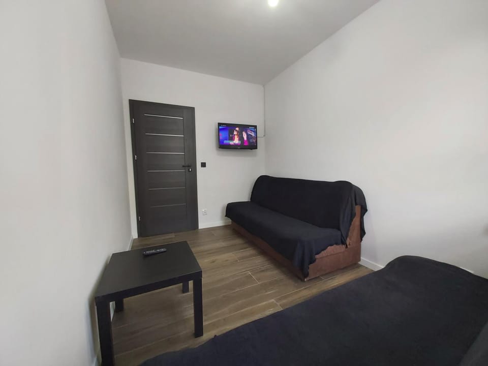Bed, TV and multimedia, Photo of the whole room