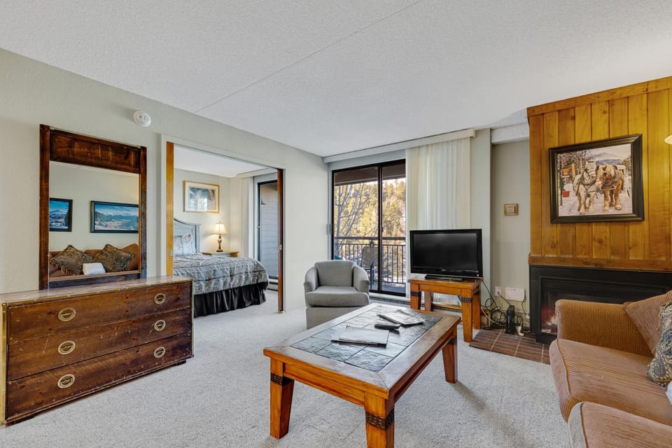 Trails End 405 by Ski Country Resorts Apartment in Breckenridge