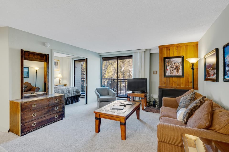 Trails End 405 by Ski Country Resorts Apartment in Breckenridge