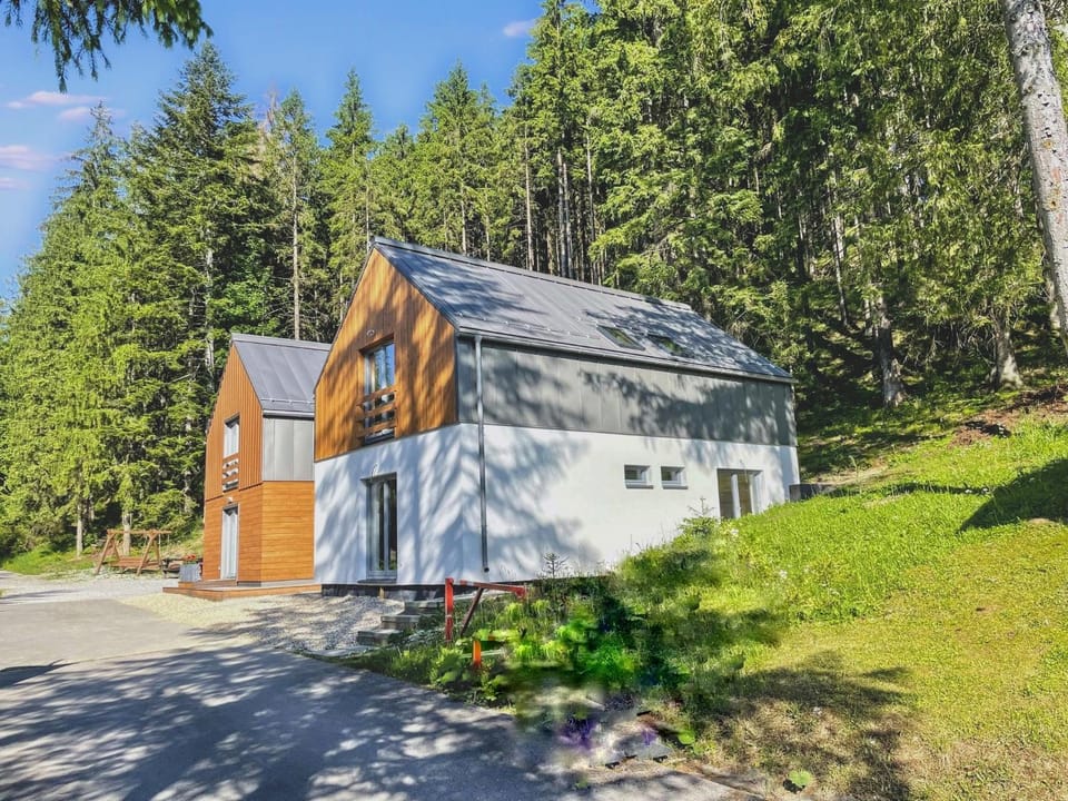 Off site, Neighbourhood, Natural landscape, Garden view, Street view