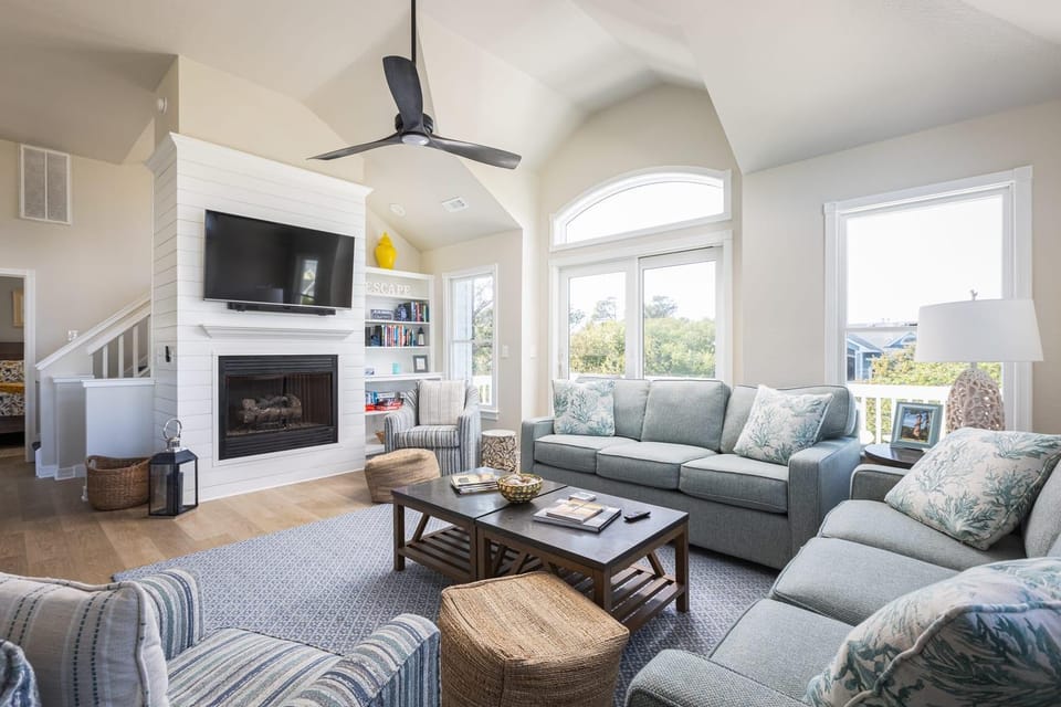 5 Min to Beach Pool Hot Tub Resort Amenities House in Corolla