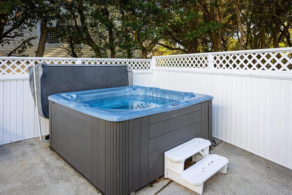 5 Min to Beach Pool Hot Tub Resort Amenities House in Corolla