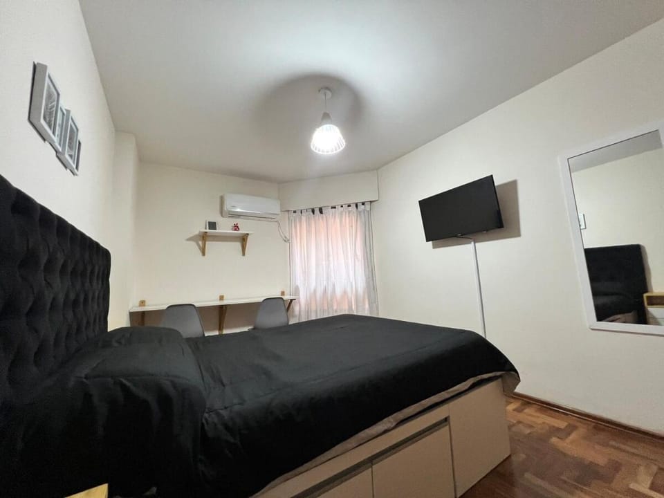 Bed, TV and multimedia, Photo of the whole room, Bedroom, air conditioner