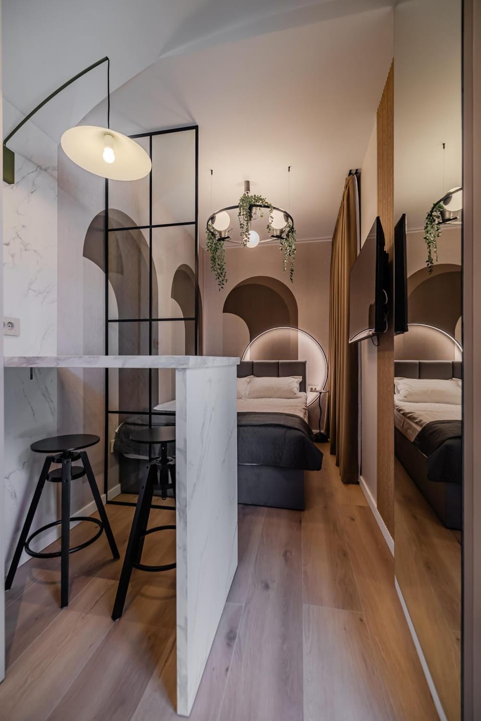 Bed, Photo of the whole room, Seating area, Bedroom