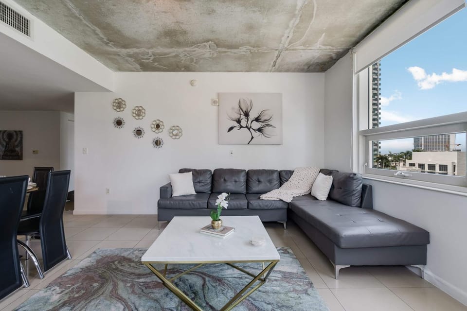Midtown Muse -Walkable Cozy amenity bldg w parking Apartment in Miami