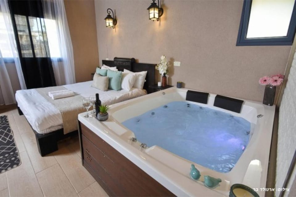 Bed, Hot Tub