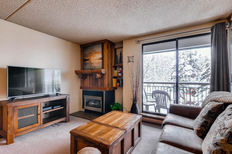 Trails End 315 by Ski Country Resorts Apartment in Breckenridge