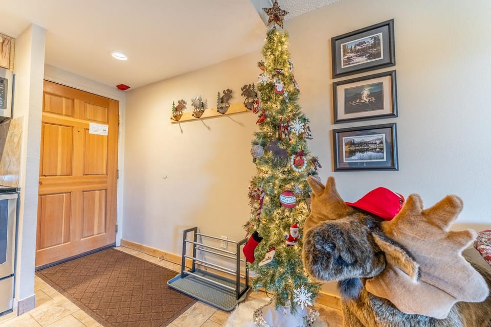 Trails End 307 by Ski Country Resorts Apartment in Breckenridge