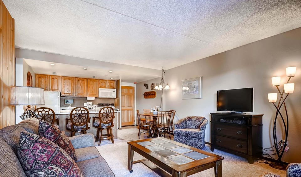 Trails End 303 by Ski Country Resorts Apartment in Breckenridge