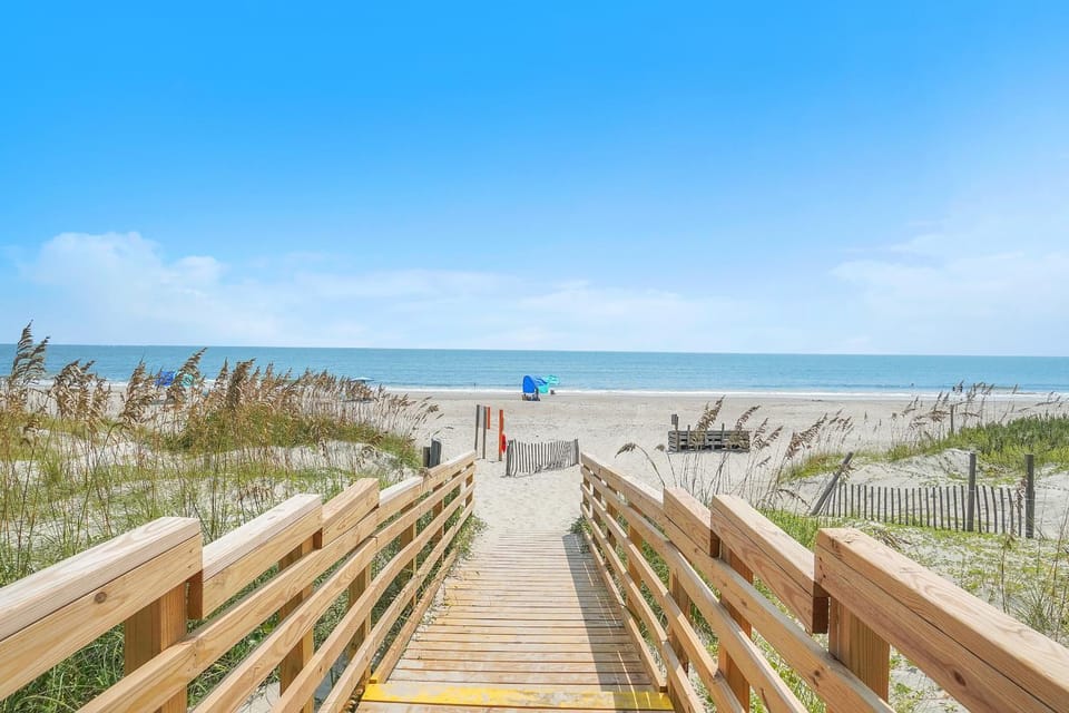 19 Pinehurst by Oak Island Accommodations Apartment in Caswell Beach