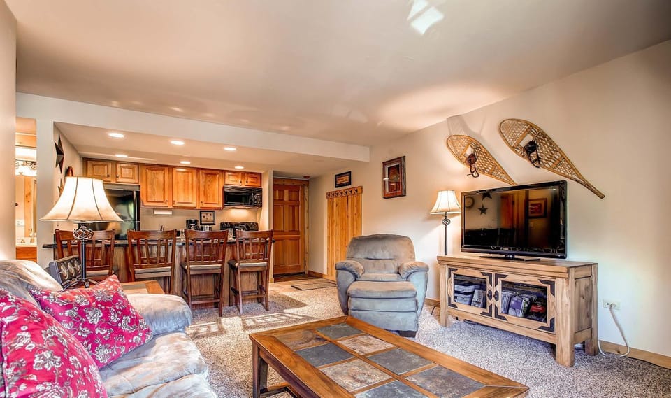Trails End 217 by Ski Country Resorts Apartment in Breckenridge