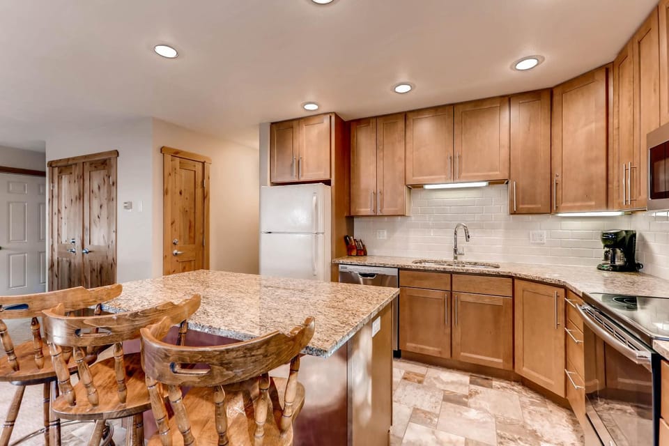Tannenbaum 21 by Ski Country Resorts Apartment in Breckenridge