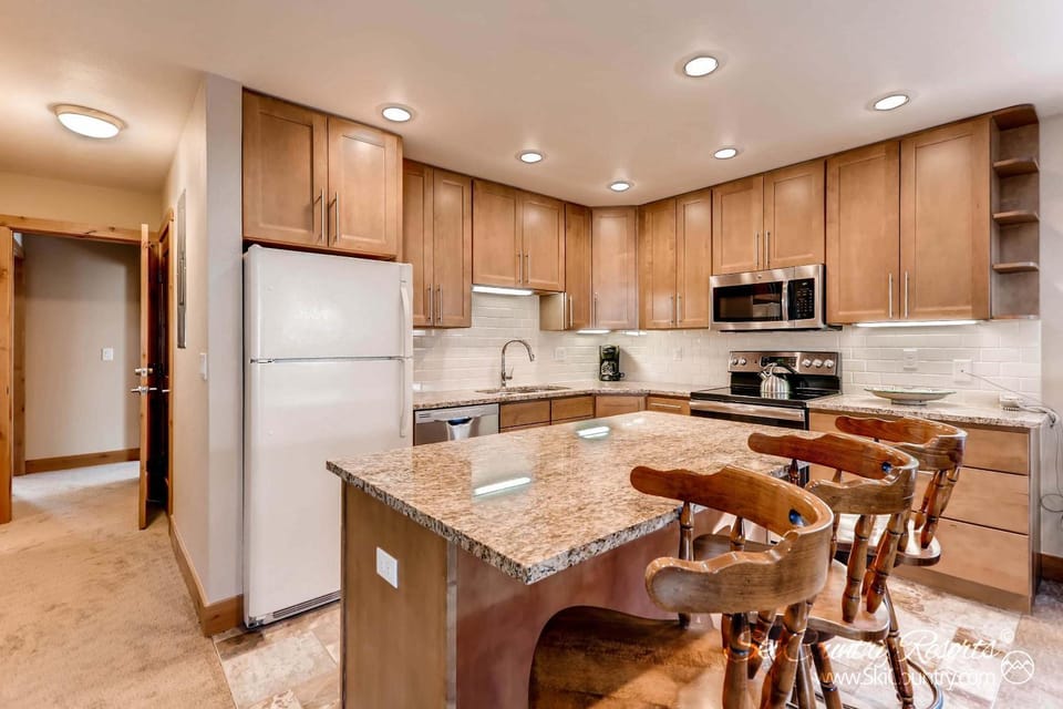 Tannenbaum 21 by Ski Country Resorts Apartment in Breckenridge
