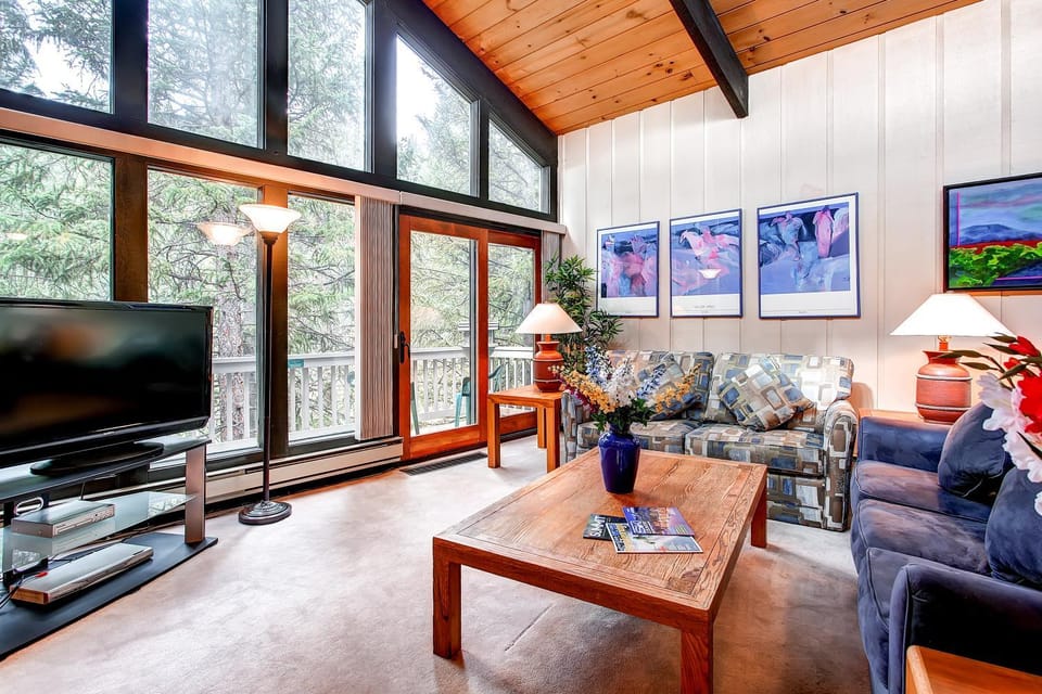Tannenbaum 303 by Ski Country Resorts Apartment in Breckenridge