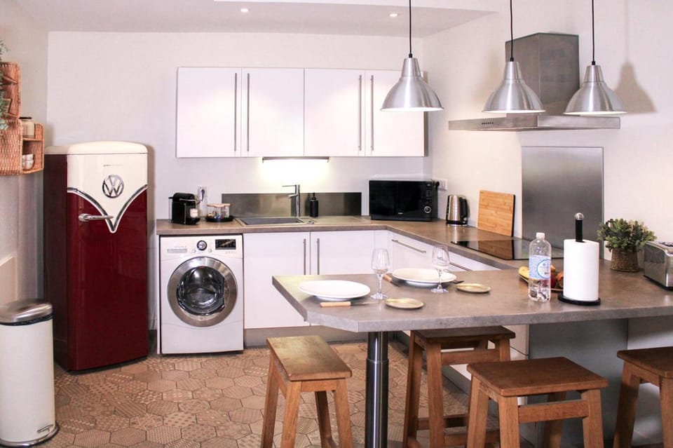 Coffee/tea facilities, stove, kitchen