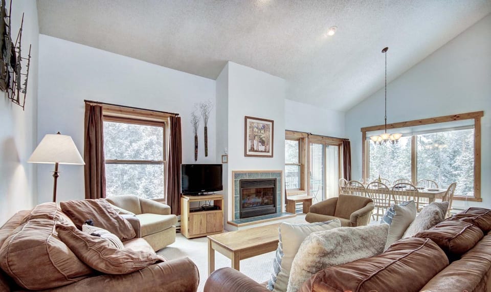 Tannenbaum 34 by Ski Country Resorts Apartment in Breckenridge